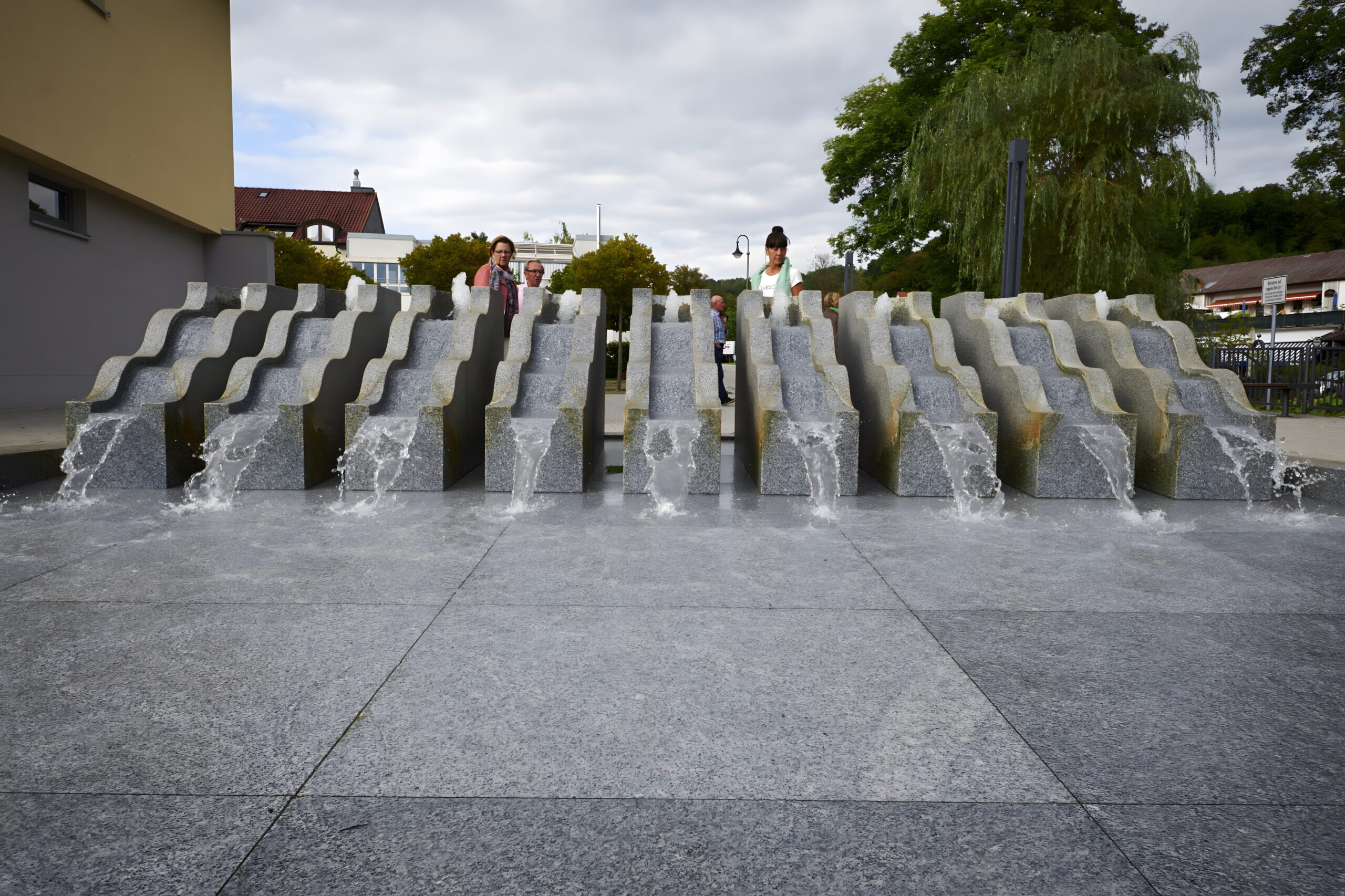 Heilquellenweg und Heilquellenbrunnen
