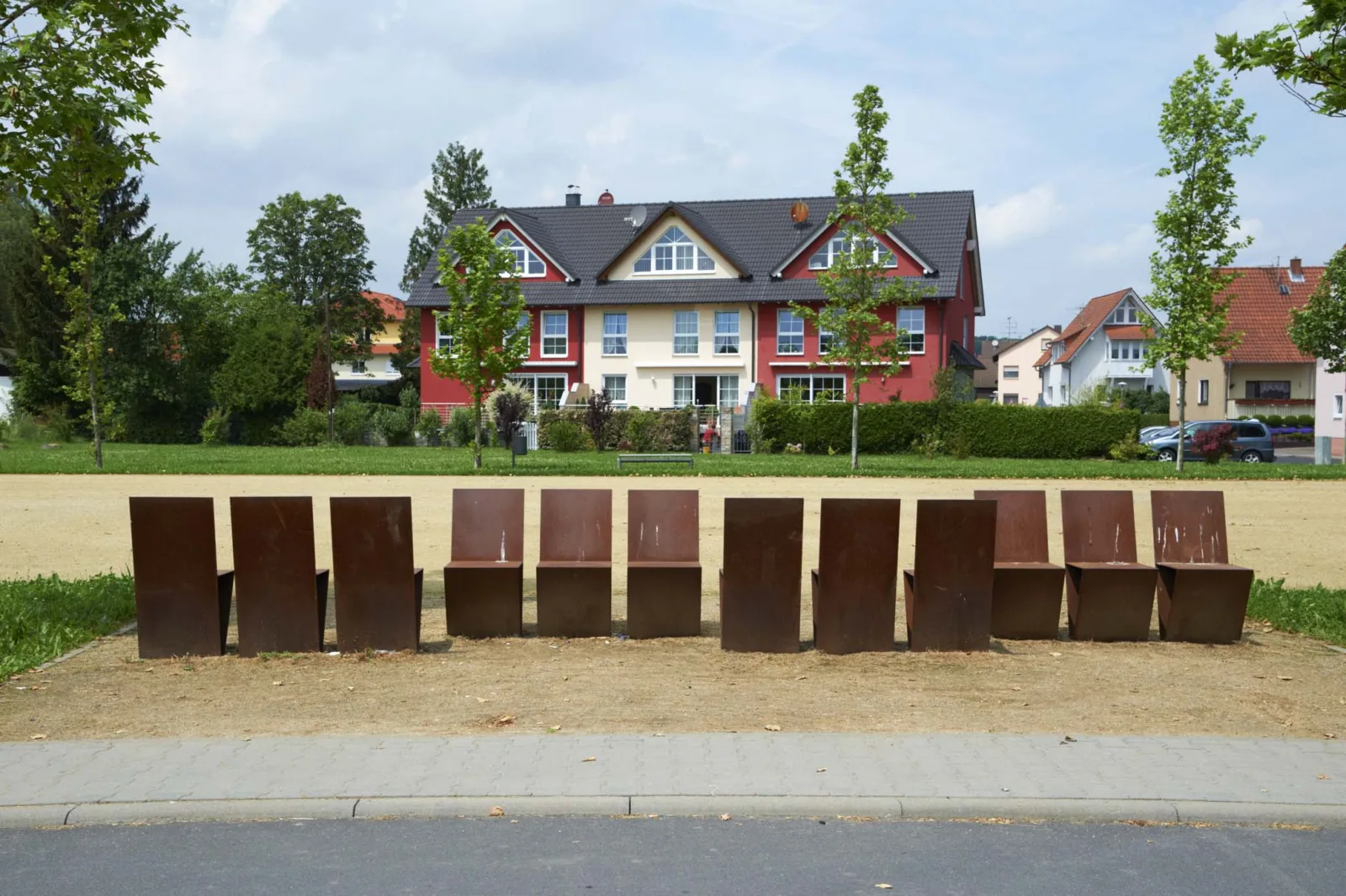 12 Stühle
