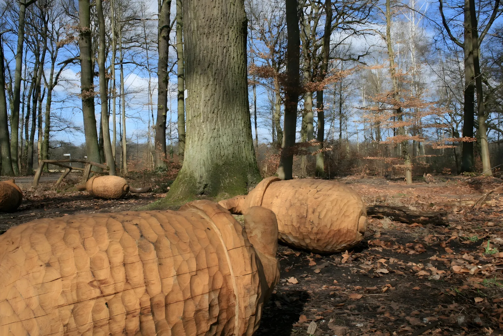 Komische Baumkunst von F.K. Waechter: Monsterkinder