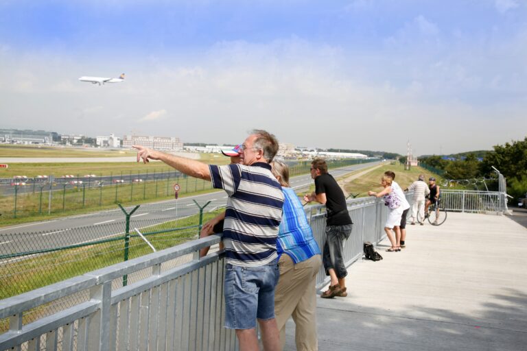 Plane spotter